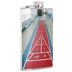 Shuffleboard an Bord Flachmann