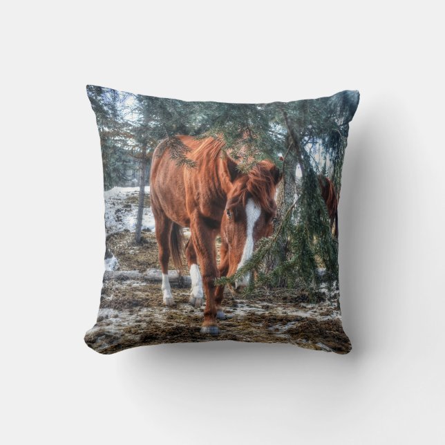 Shy Sorrel Mare und Branches Geschenk für Pferdefr Kissen (Vorderseite)