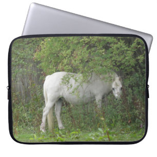 Shy White Horse Laptop Tasche