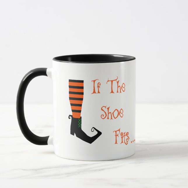 Si Les Chaussures Convient À La Mug D'Halloween (Gauche)
