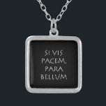 Si vis pacem para bellum versilberte kette<br><div class="desc">Si vis pacem para bellum. Wenn du Frieden will,  bereite dich auf den Krieg vor. Ein lateinisches Zitat von Weisheit und Philosophie,  das heute noch gültig und wahr ist.</div>