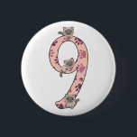 Siamese Cat Ninth Birthday for Kids Cats Button<br><div class="desc">Die siamesische Katze zum neunten Geburtstag. Für jedes Kind,  das neun Jahre alt wird. Niedliche Katzen für Kinder 9. Geburtstag. Die Katzen klettern mit Katzen auf die Nummer neun.</div>