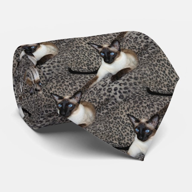 Siamese Cat on Leopard Print Wild Animal Spots Krawatte (Gerollt)