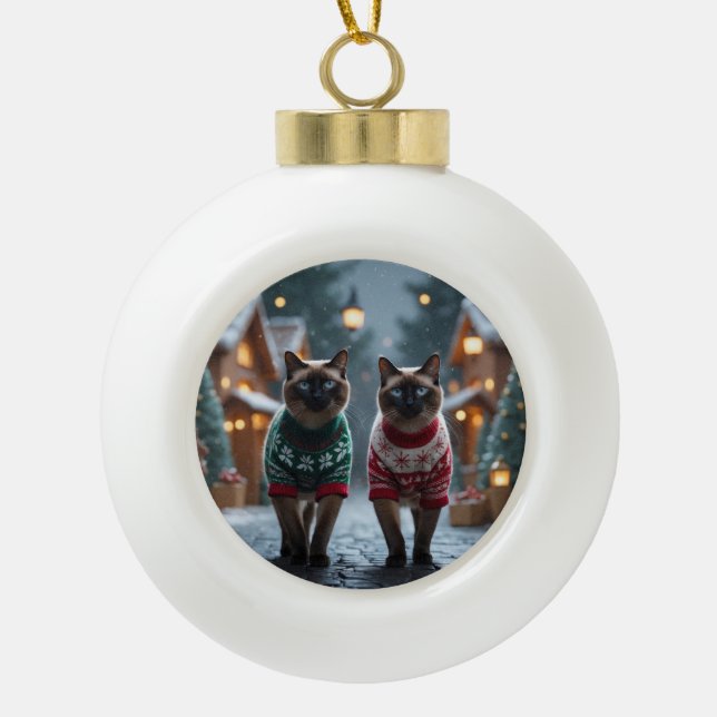 Siamese Cats Christmas Snow Holiday Keramik Kugel-Ornament (Vorderseite)