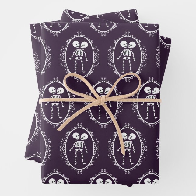 Siamese Twins Skeleton enveloppant feuilles de pap (En situation)