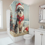 Siberian Husky Dog Christmas Vintag Beach Duschvorhang<br><div class="desc">Bringen Sie die Wärme der Ferien an die Küste mit diesem charmanten, Vintag inspirierten Design, das einen festlichen Hund auf einem ruhigen Strand besticht. Mit einer klassischen Touch nostalgischer Töne und Küstenstöcke erweckt dieses Kunstwerk den Zauber der Weihnachtszeit am Meer. Dieses Design ist perfekt für den gelungenen Urlaub geeignet und...</div>