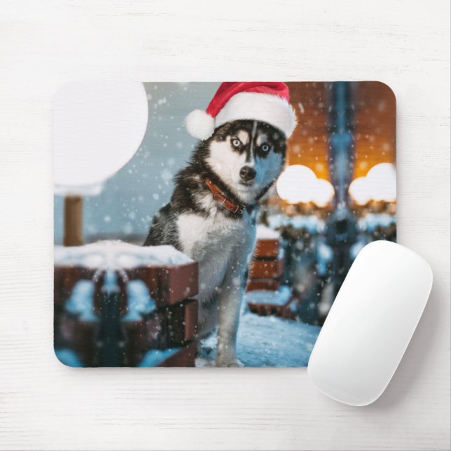 Siberian Husky dog wearing santa hat Mousepad (Mit Mouse)