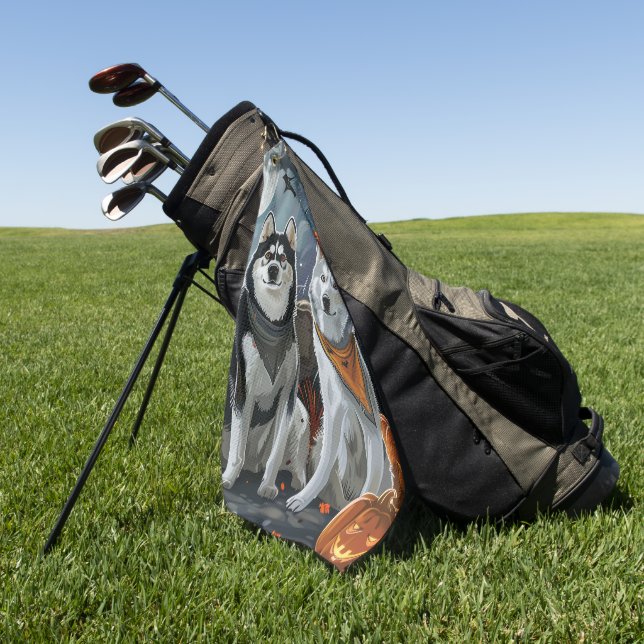 Siberian Husky Halloween Spooky Golfhandtuch (Gras)