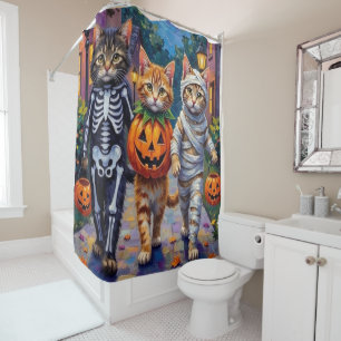 Sibirische Katzen beim Trick-or-Treat an Halloween Duschvorhang
