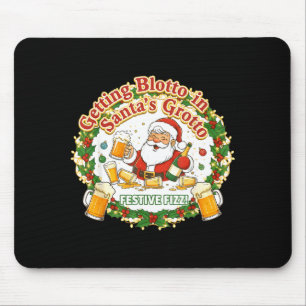 Sich in Santas Grotto besaufen Betrunkene Freunde Mousepad