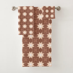 Sich wiederholendes geometrisches Muster braun und Badhandtuch Set
