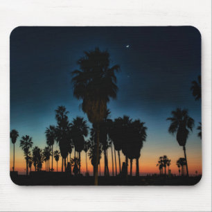 Sichelförmiger Mond und ein Stern auf Mousepad