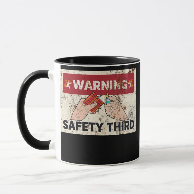 Sicherheit drittes Feuer am 4. Juli Retro Tasse (Links)