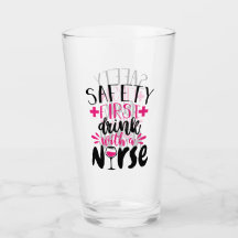 Sicherheit ersten Drink mit einer Krankenschwester