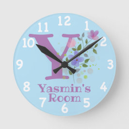 Sichern eines Blumendesigns mit Name & Initial Runde Wanduhr
