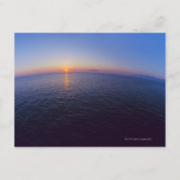 Sicht auf den Horizont bei Sonnenaufgang über dem 