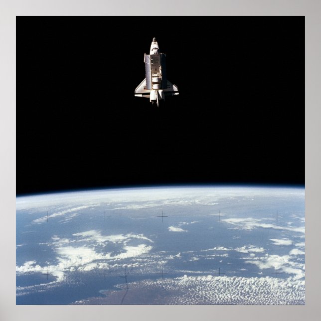 Sicht auf den Raumschiff Challenger über der Erde Poster (Vorne)