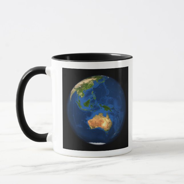 Sicht auf die ganze Erde mit Indonesien, Ozean Tasse (Links)