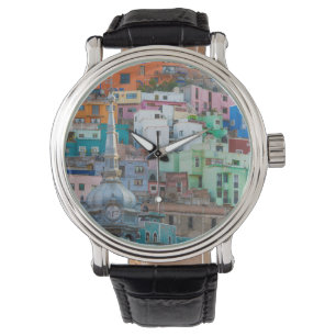 Sicht auf die Gebäude der Stadt Armbanduhr