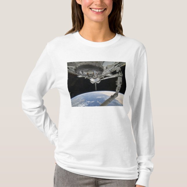 Sicht auf die Raumfähre-Entdeckung T-Shirt (Vorderseite)