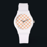 Sichtbare Quadrate pfirsich und weißes geometrisch Armbanduhr<br><div class="desc">Die karierten Quadrate pfirsichfarben das orange weiße geometrische Retromuster. Cooles geometrisches rechteckiges Muster in Retro. Vintage Fliesen weiß und pfirsichfarben hellorange modernes Schachbrett.</div>