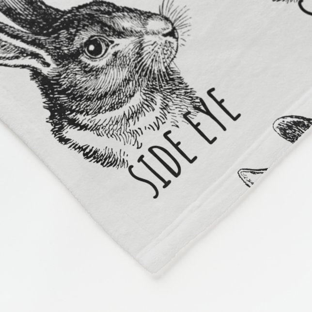 Side Eye Funny Bunny Fleecedecke (Ecke)