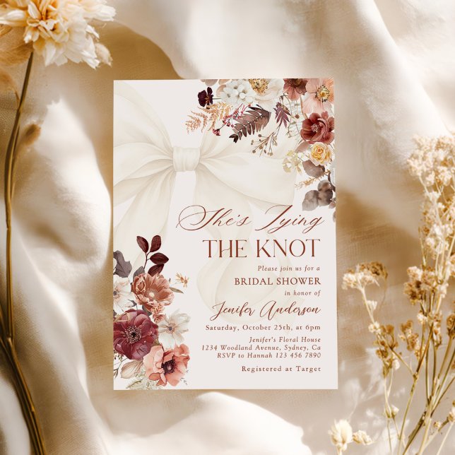 Sie bindet das Brautparty des Knot Fall Floral Bow Einladung (Von Creator hochgeladen)