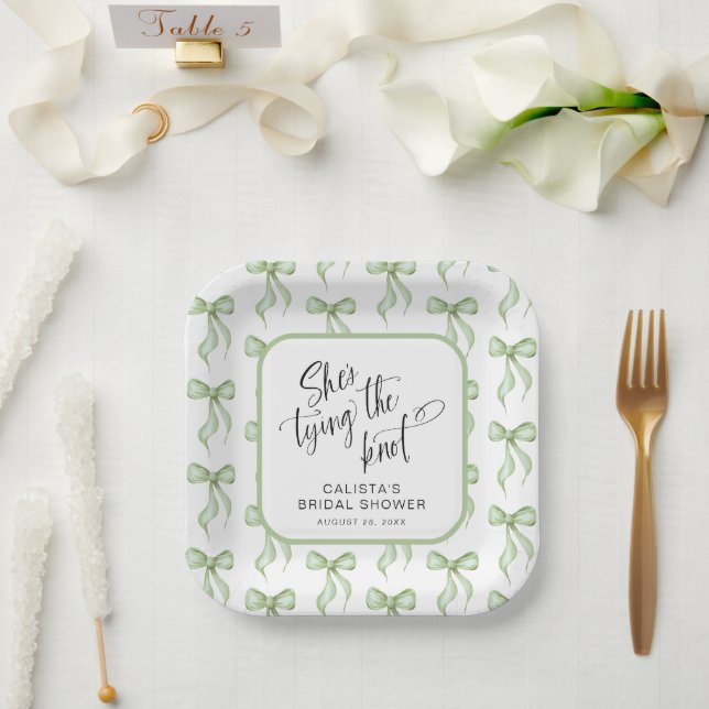 Sie bindet das Personalisierte Brautparty des Knot Pappteller (Hochzeit)