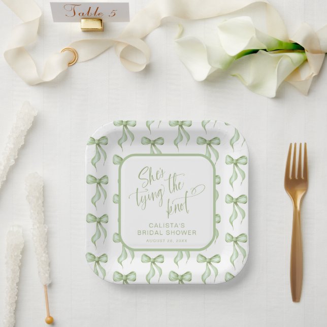 Sie bindet das Personalisierte Brautparty des Knot Pappteller (Hochzeit)