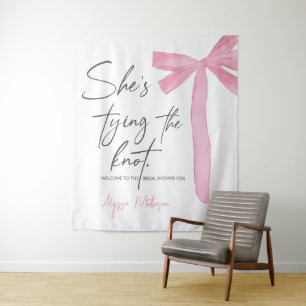 Sie bindet das Rosa-Bow-Brautparty an den Knoten Wandteppich