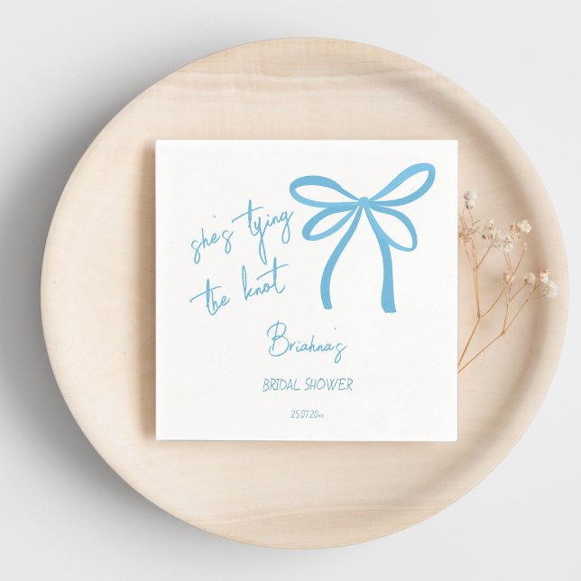 Sie bindet den knochenblauen Bandbogen, bedruckt Serviette (She's tying the knot blue ribbon bow bridal shower printed napkins personalized tableware decor)