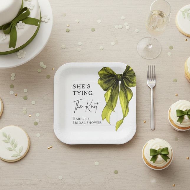 Sie bindet den Knoten Chartreuse-Schleife Brautpar Pappteller (Von Creator hochgeladen)