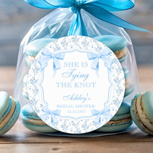 Sie bindet die blaue Schleife Vintage Knoten Runder Aufkleber