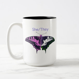 Sie bzw. sie Fracks ohne Binärflagge Zweifarbige Tasse