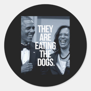 Sie essen die Hunde Unterstützung Präsident Kamala Runder Aufkleber