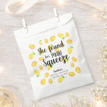 Sie fand ihr Haupt Squeeze Lemon Brautparty
