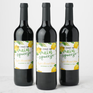 Sie fand ihr Wine-Flaschenetikett mit dem Hauptpre Weinetikett
