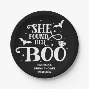 Sie fand ihre Boo Halloween-Hochzeitsdusche Pappteller