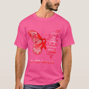 Sie flüstern ihr zu, dass ihr die T-Shirt