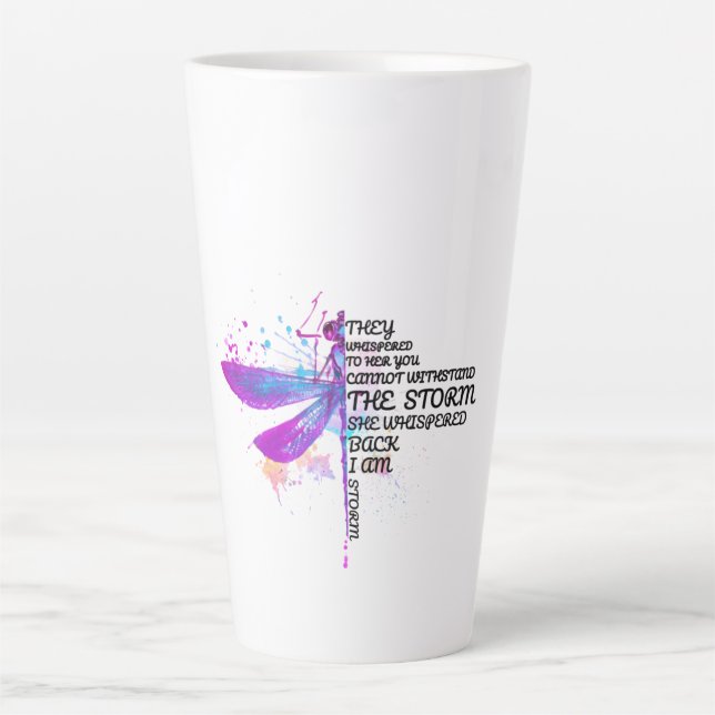 Sie flüsterten ihr zu, dass ihr Sturm nicht aushal Milchtasse (Vorderseite)