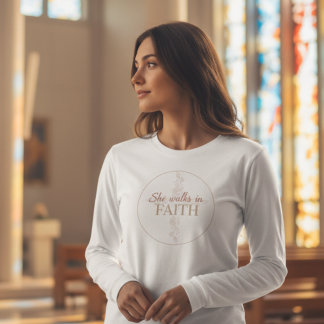 Sie geht im Glauben – Inspiration für christliche  Tri-Blend Shirt