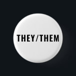 Sie Geschlecht Pronouns Schwarzweiß einfach Button<br><div class="desc">Sie sie nicht binäre Geschlecht Pronouns Schwarz-Weiß modernen minimalistischen einfachen Button-Taste. Anpassbarer schwarzer Text,  weißer Hintergrund. Lgbtq-Gay Pride</div>