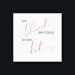 Sie glaubte, sie könnte also Zitat Inspiriert habe Leinwanddruck<br><div class="desc">In unserem Typografie-Zitat, das die Leinwand mit Stretchwänden bezeichnet, finden Sie das Zitat "Sie glaubt, sie könnte das tun." Glaubt und getan sind in einer schönen Kalligraphie Schrift reich mit Imitaten Rose Goldfolie, die schön kontrastiert mit der Erholung des Zitats in einem tiefen, reichen schwarzen modernen Sans Serif Schrift. Ein...</div>