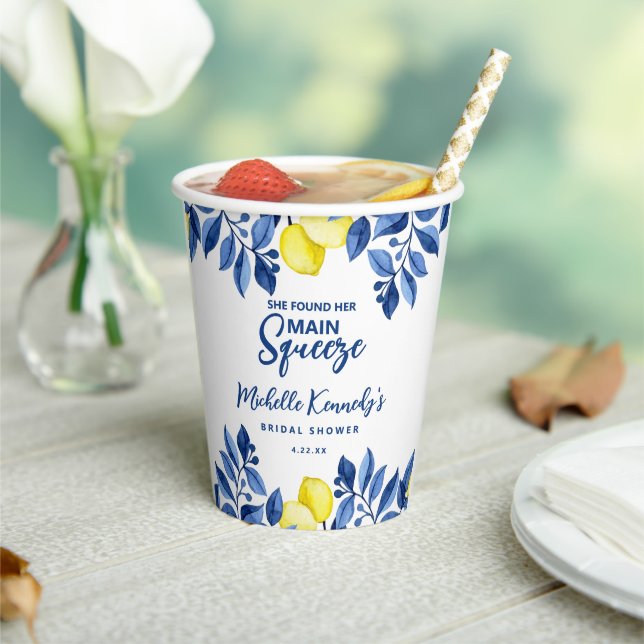 Sie hat ihre Hauptsqueeze-Brautdusche  Pappbecher (In Situ)