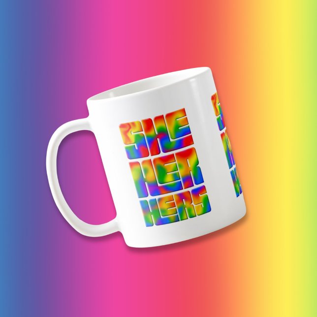 Sie hat ihren Pronouns-Regenbogen Kaffeetasse (Von Creator hochgeladen)