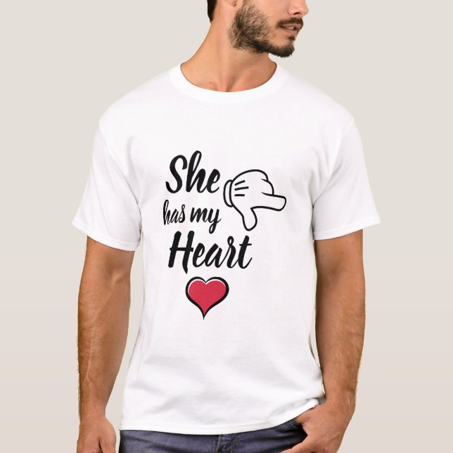 Sie hat mein Herz Paare Valentines T-Shirt (Vorderseite)