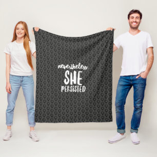 Sie hat Ultra Femme Gray beibehalten Fleecedecke