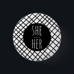 SIE/IHR Pronouns Handmade Grid Schwarz-weiß CUSTOM Button<br><div class="desc">Dekorieren Sie Ihr Outfit mit diesem coolen Kunstknopf. Macht ein großartiges Geschenk! Sie können ihn anpassen und auch Text hinzufügen. Karo in meinem Shop für viel mehr Farben und Muster! Lass mir Bescheid,  wenn du auch etwas Gewohntes willst.</div>