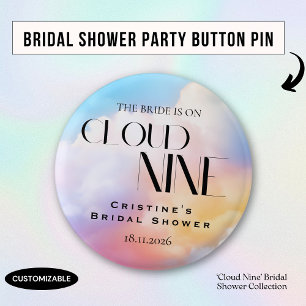 Sie ist auf Cloud 9 farbiges Pastel-Brautparty Button