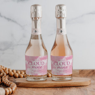 Sie ist auf Cloud Nine Pink Brautparty